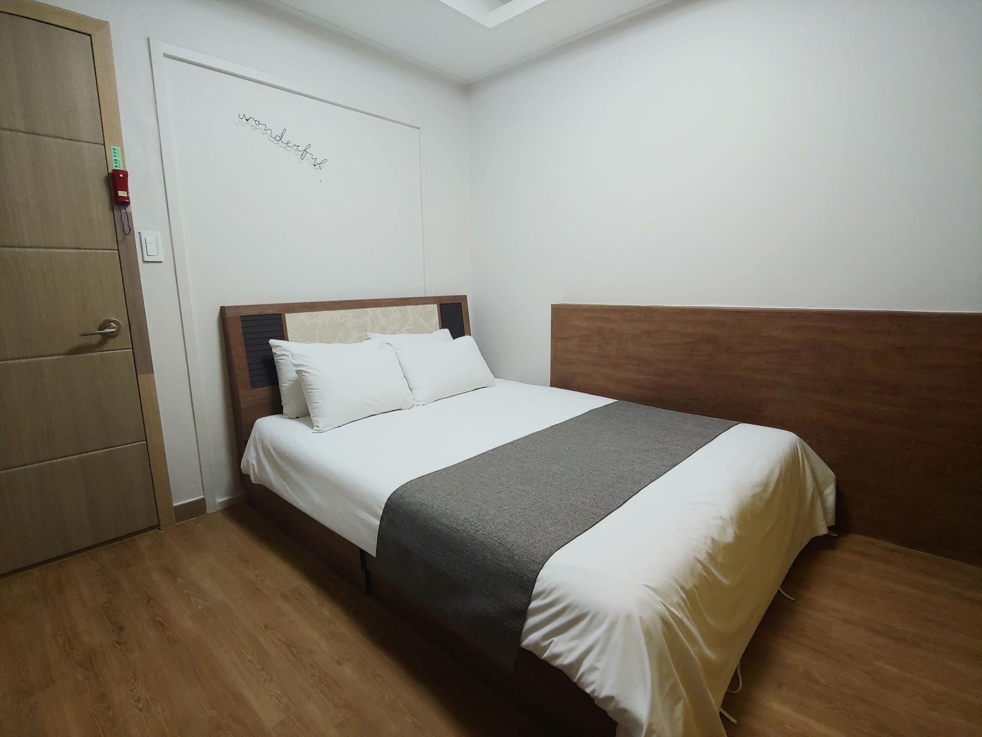 แกลเลอรี โฮเต็ล บีแอนด์บี Hotel เมืองเชจู ภายนอก รูปภาพ