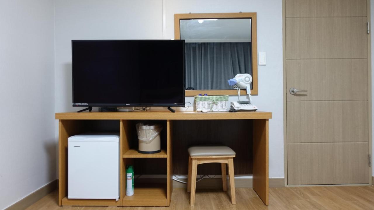 แกลเลอรี โฮเต็ล บีแอนด์บี Hotel เมืองเชจู ภายนอก รูปภาพ