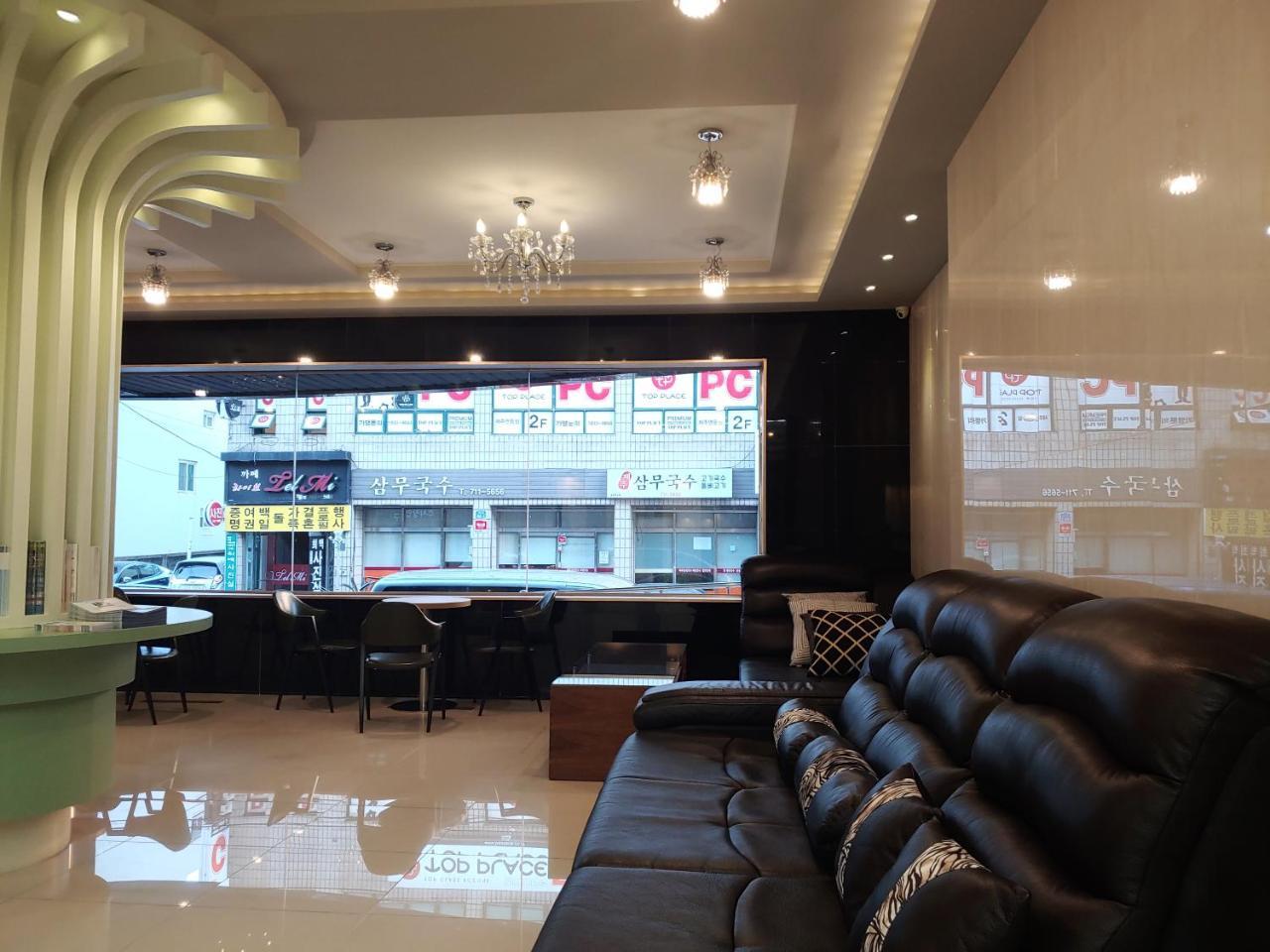 แกลเลอรี โฮเต็ล บีแอนด์บี Hotel เมืองเชจู ภายนอก รูปภาพ